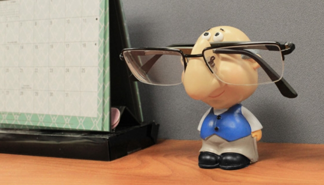 Picture 2 of Gramps and Granny Eyeglass Holder