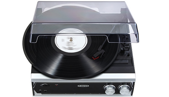 Picture 4 of Jensen 3-Speed Turntable with Built-In Speakers and Digital Conversion