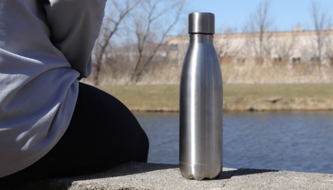 Picture 4 of Insulated Water Bottle with UV-C Sanitizing Cap