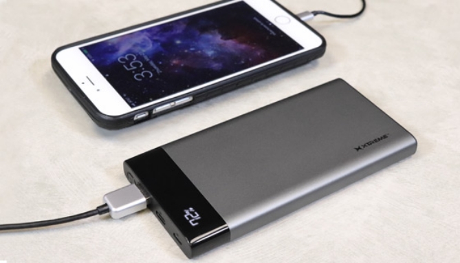 Picture 5 of Deluxe 10,000 mAh Slim Power Bank with Digital Display