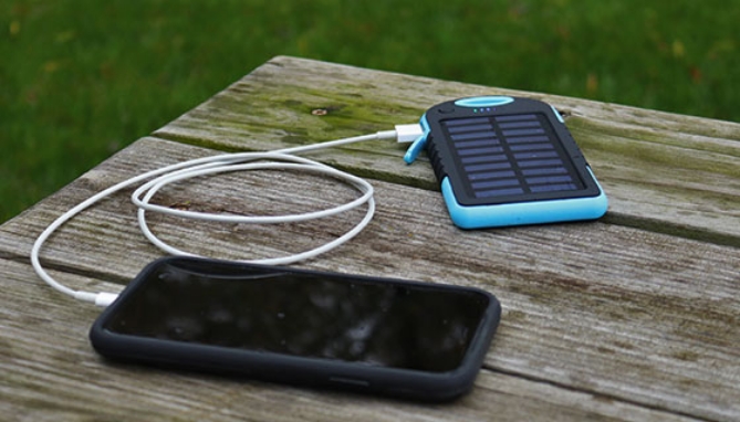 Picture 2 of 5000mah Solar Power Bank with Flashlight