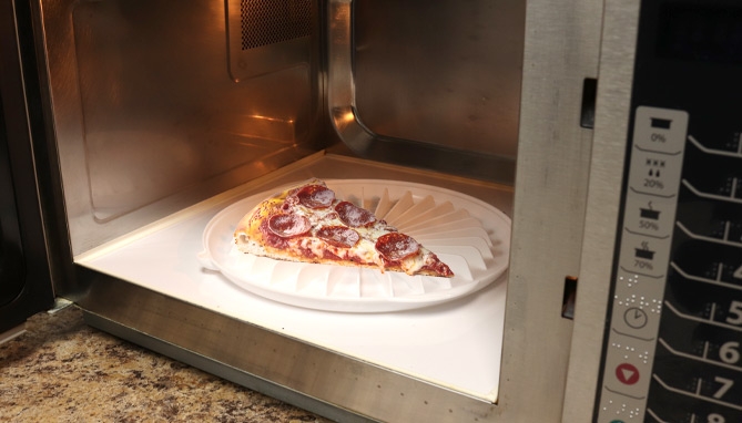 Click to view picture 5 of The Microwave Crisper Tray For Pizza, Bacon, and Leftovers